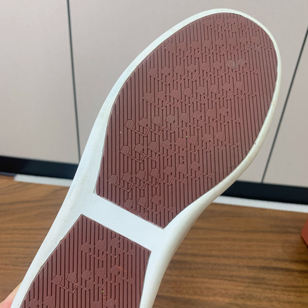 L-Sneakers
