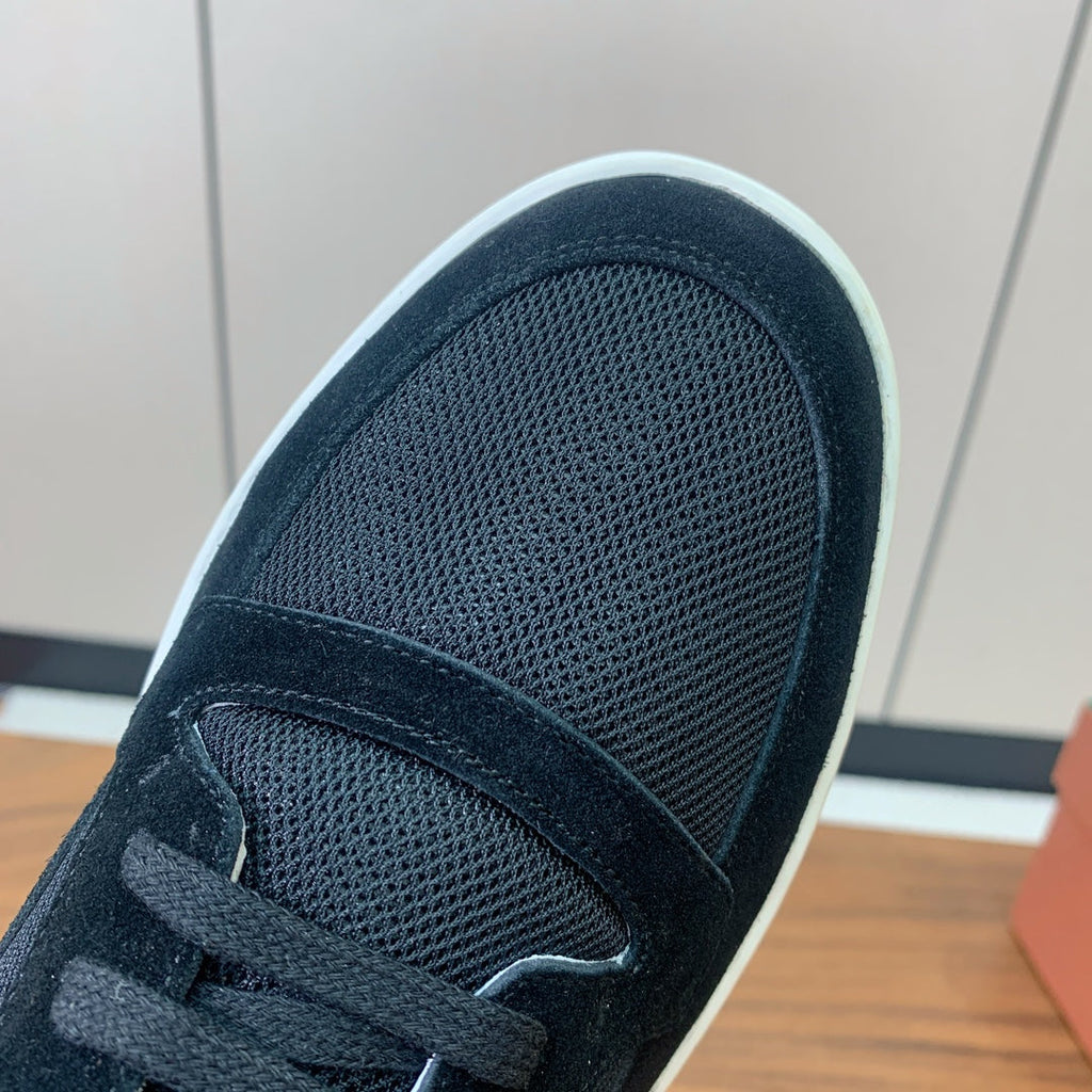 L-Sneakers