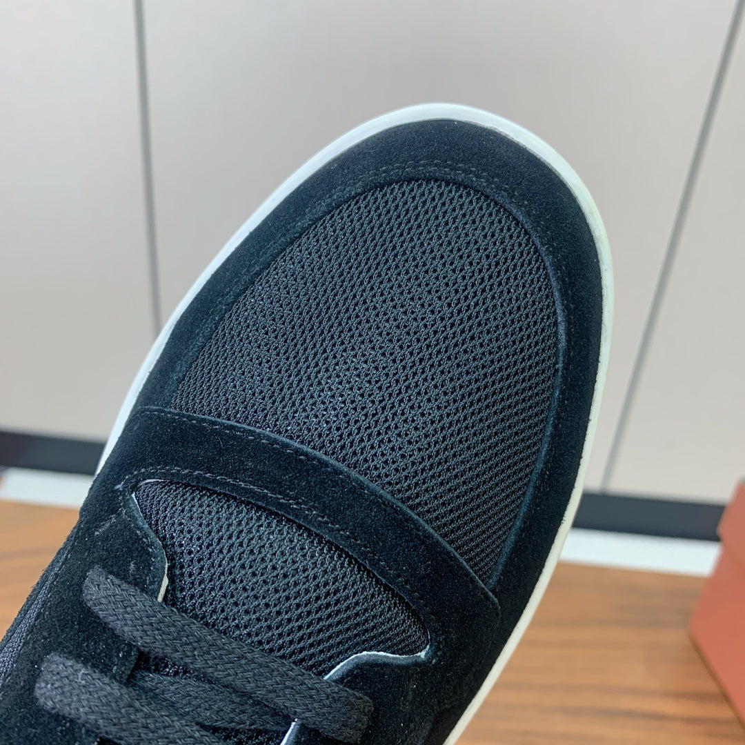 L-Sneakers