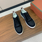 L-Sneakers