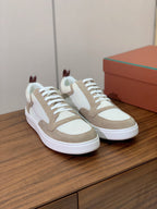 L-Sneakers