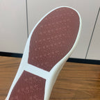 L-Sneakers