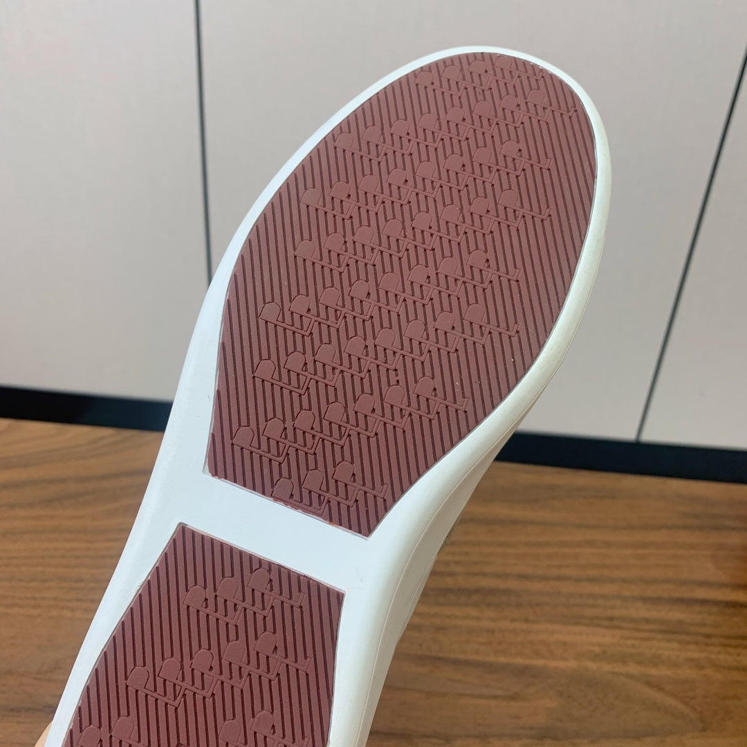 L-Sneakers