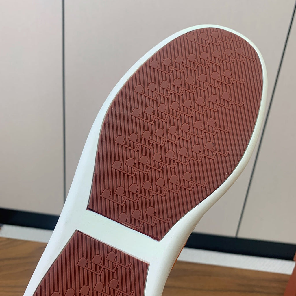 L-Sneakers
