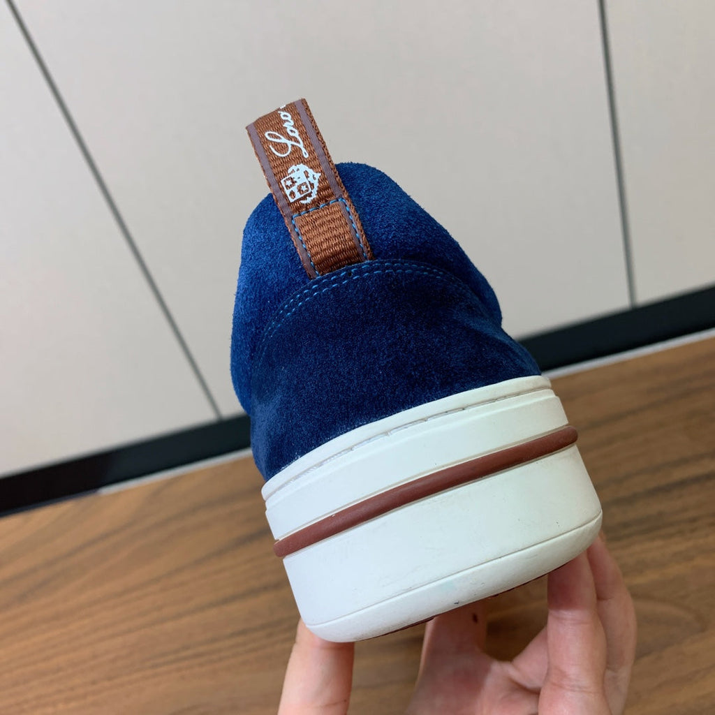 L-Sneakers