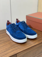 L-Sneakers