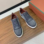 L-Sneakers