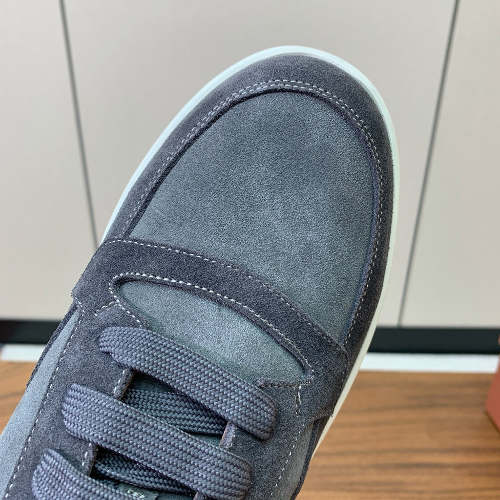 L-Sneakers