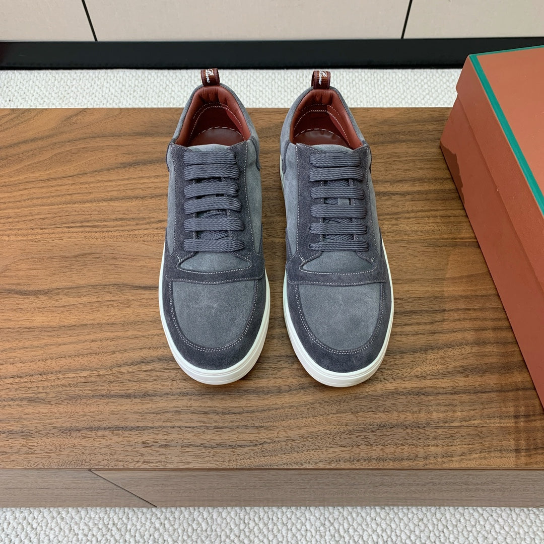 L-Sneakers