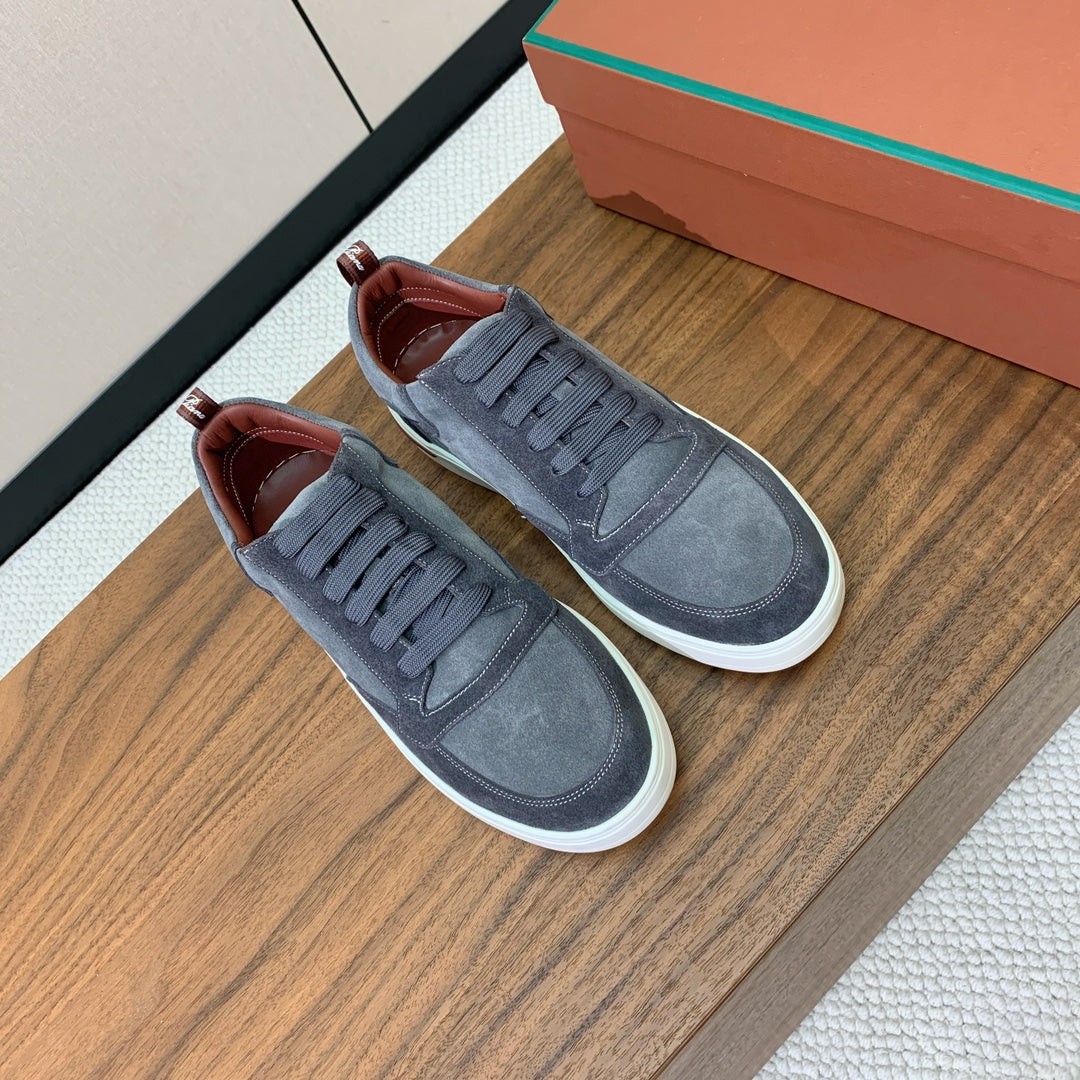 L-Sneakers