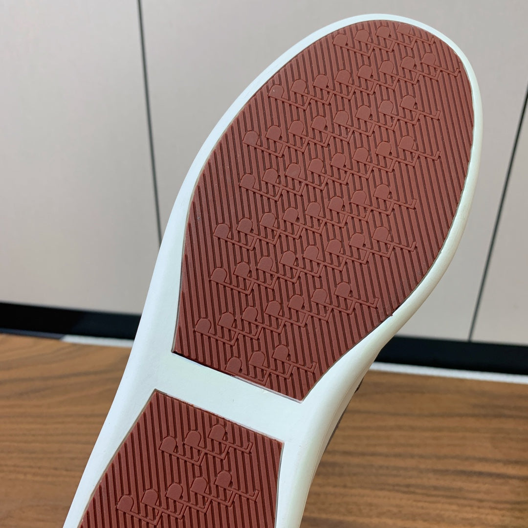 L-Sneakers