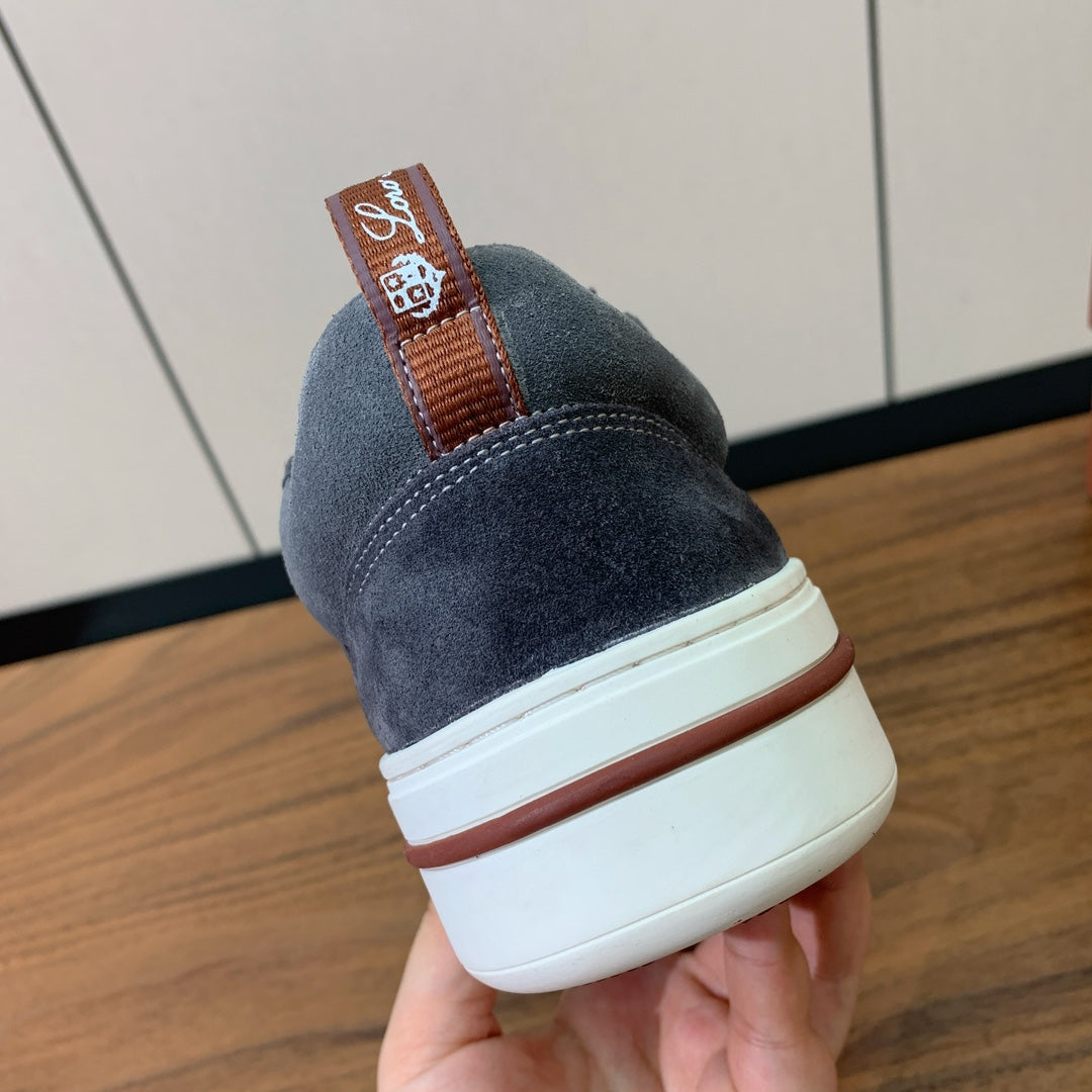 L-Sneakers
