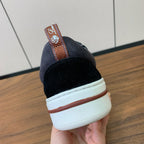 L-Sneakers