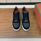 L-Sneakers