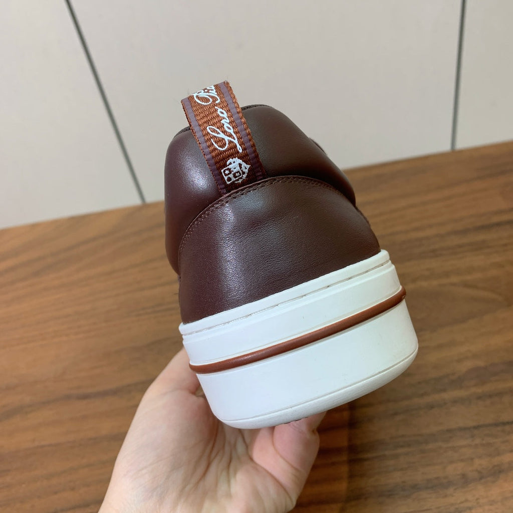 L-Sneakers