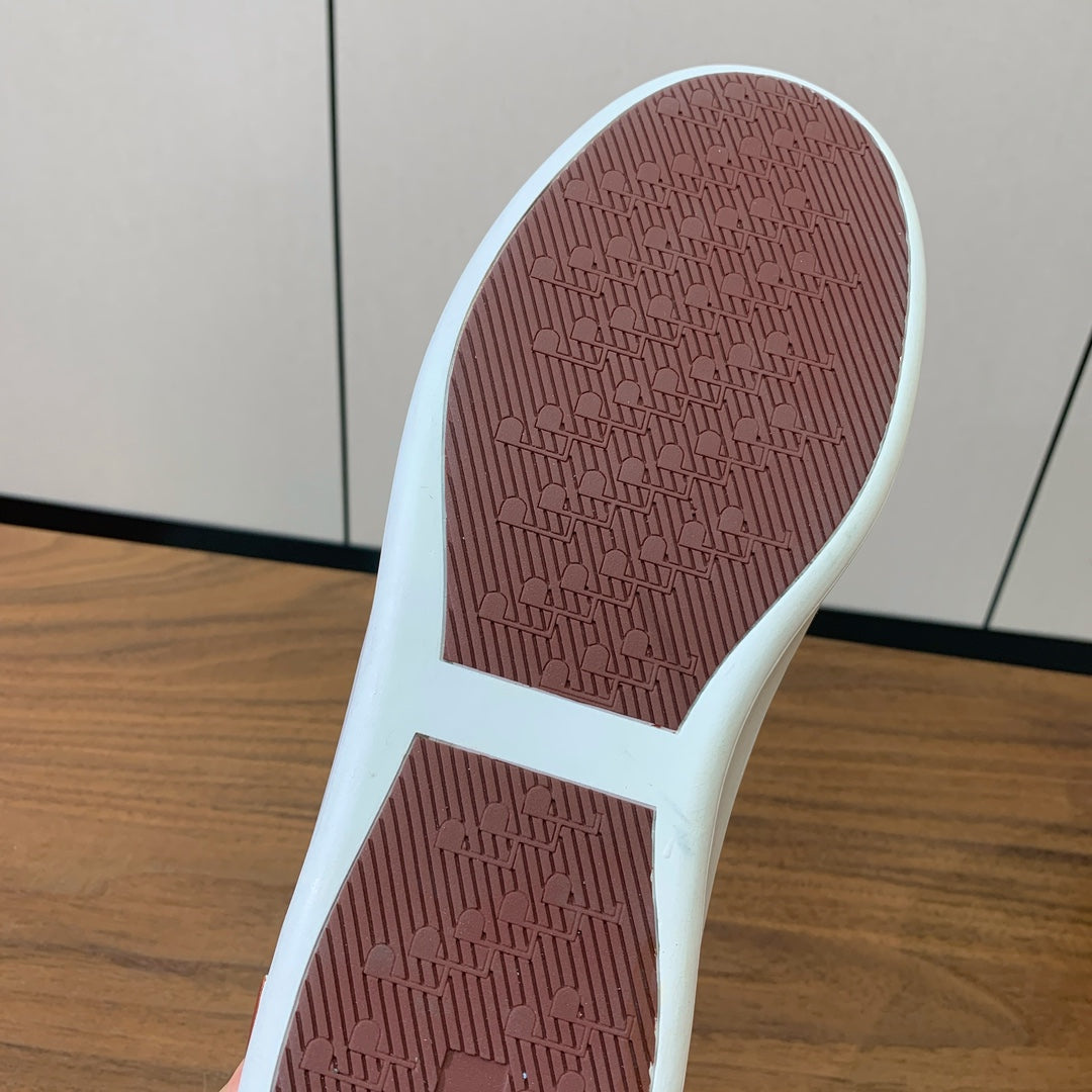 L-Sneakers
