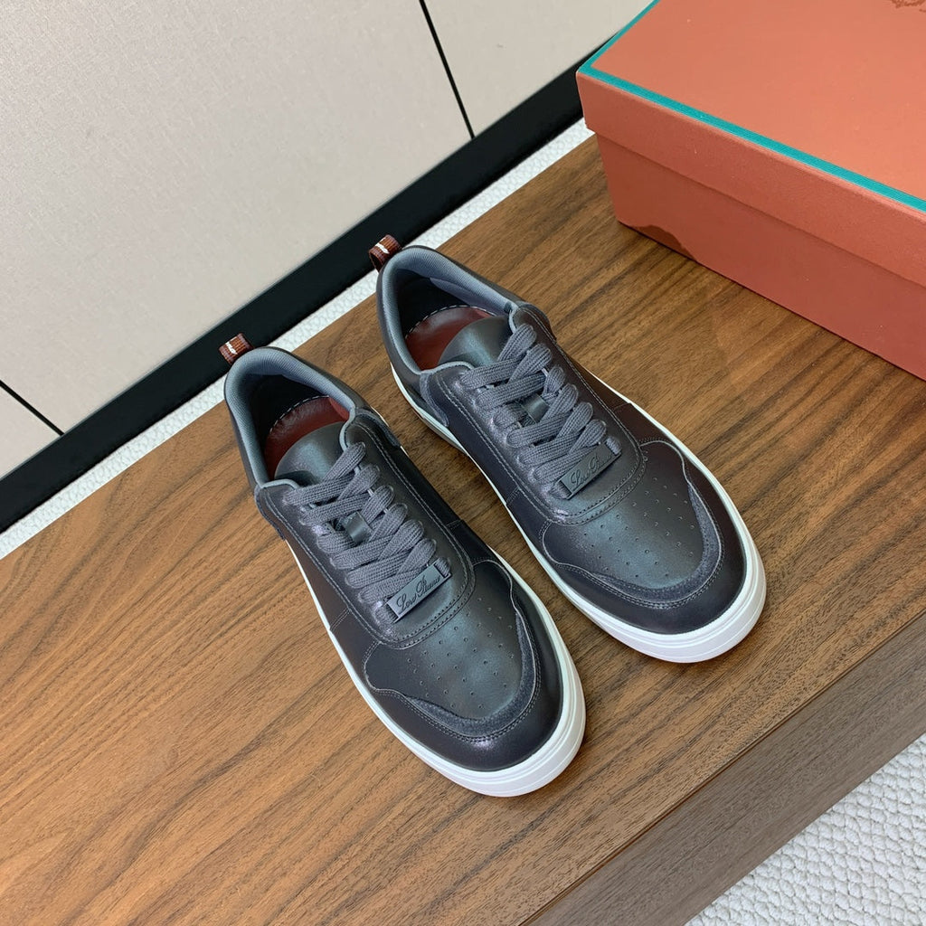 L-Sneakers