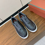 L-Sneakers