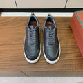 L-Sneakers