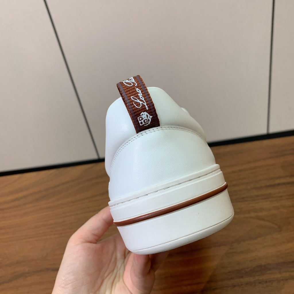 L-Sneakers