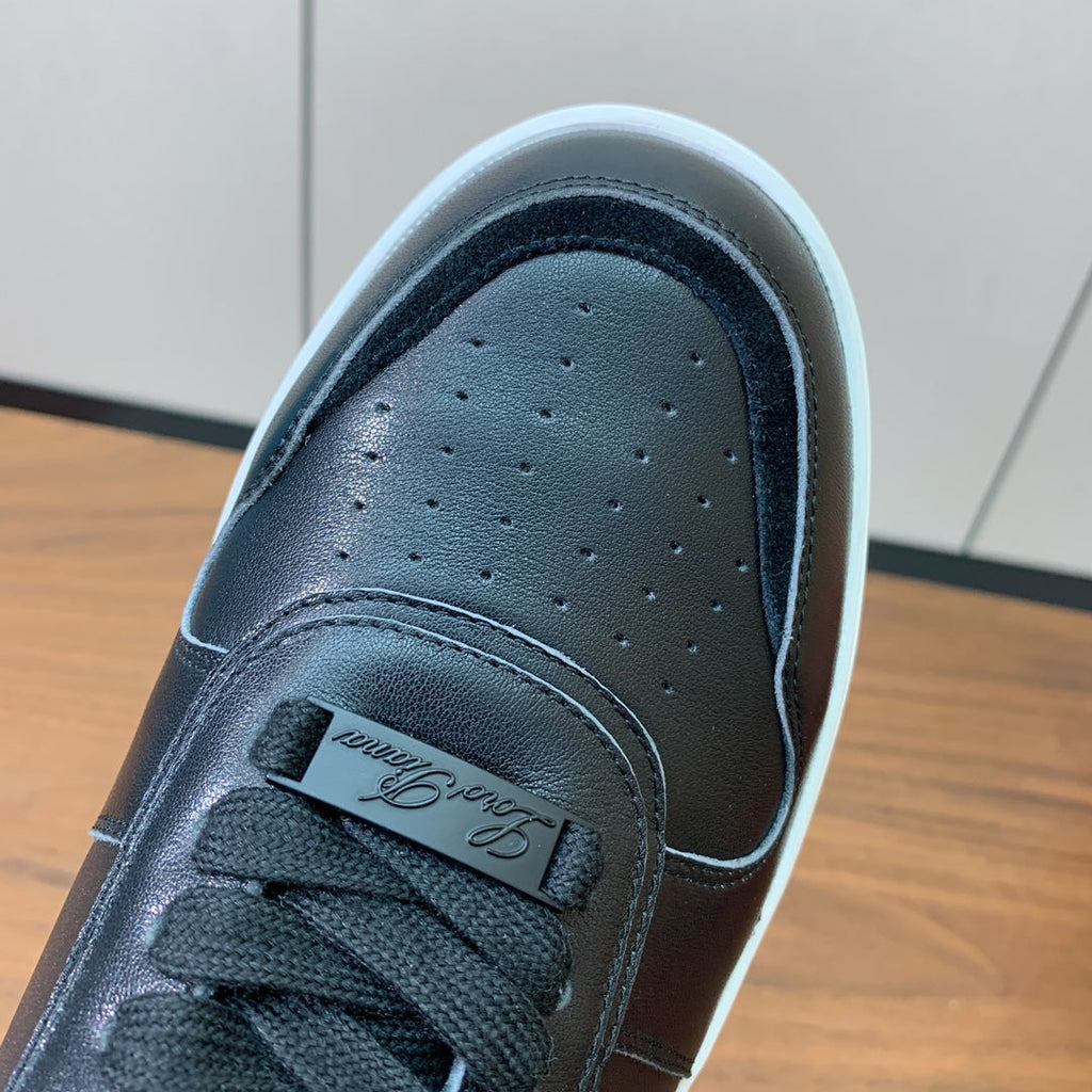 L-Sneakers