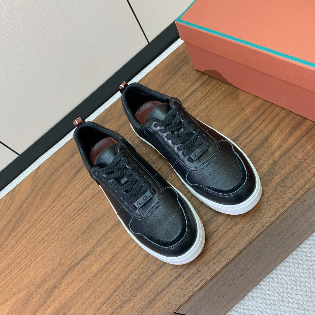 L-Sneakers