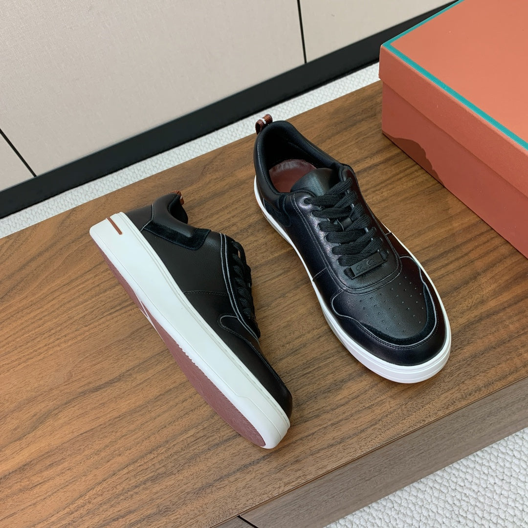 L-Sneakers
