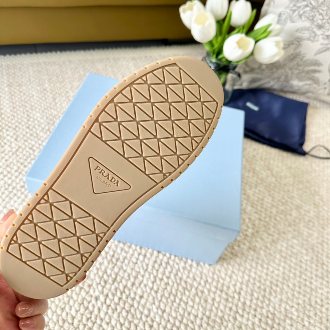 P-Sneakers