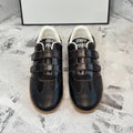 M-Sneakers
