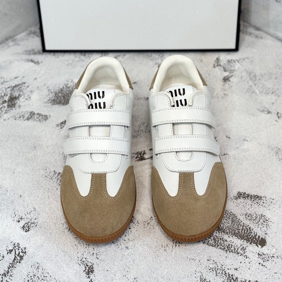 M-Sneakers