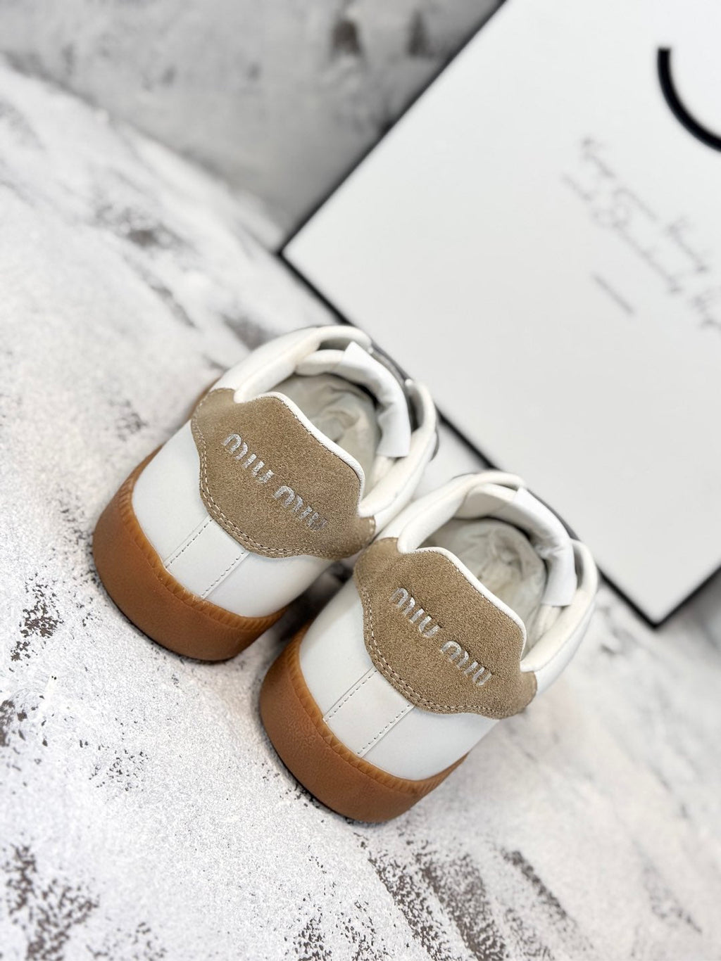 M-Sneakers