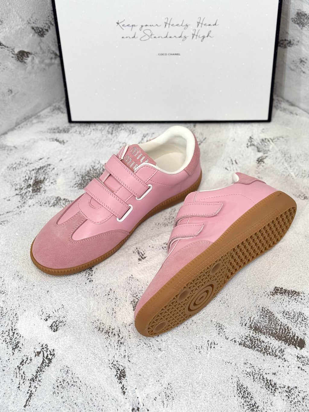 M-Sneakers