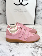 M-Sneakers