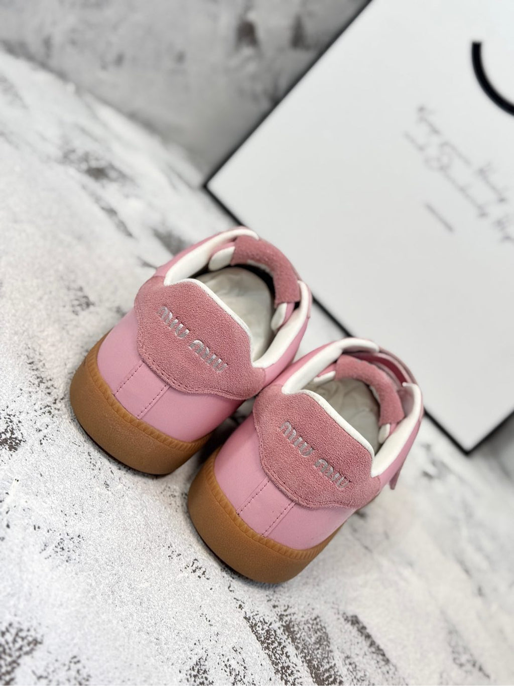 M-Sneakers