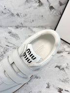 M-Sneakers