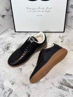 M-Sneakers