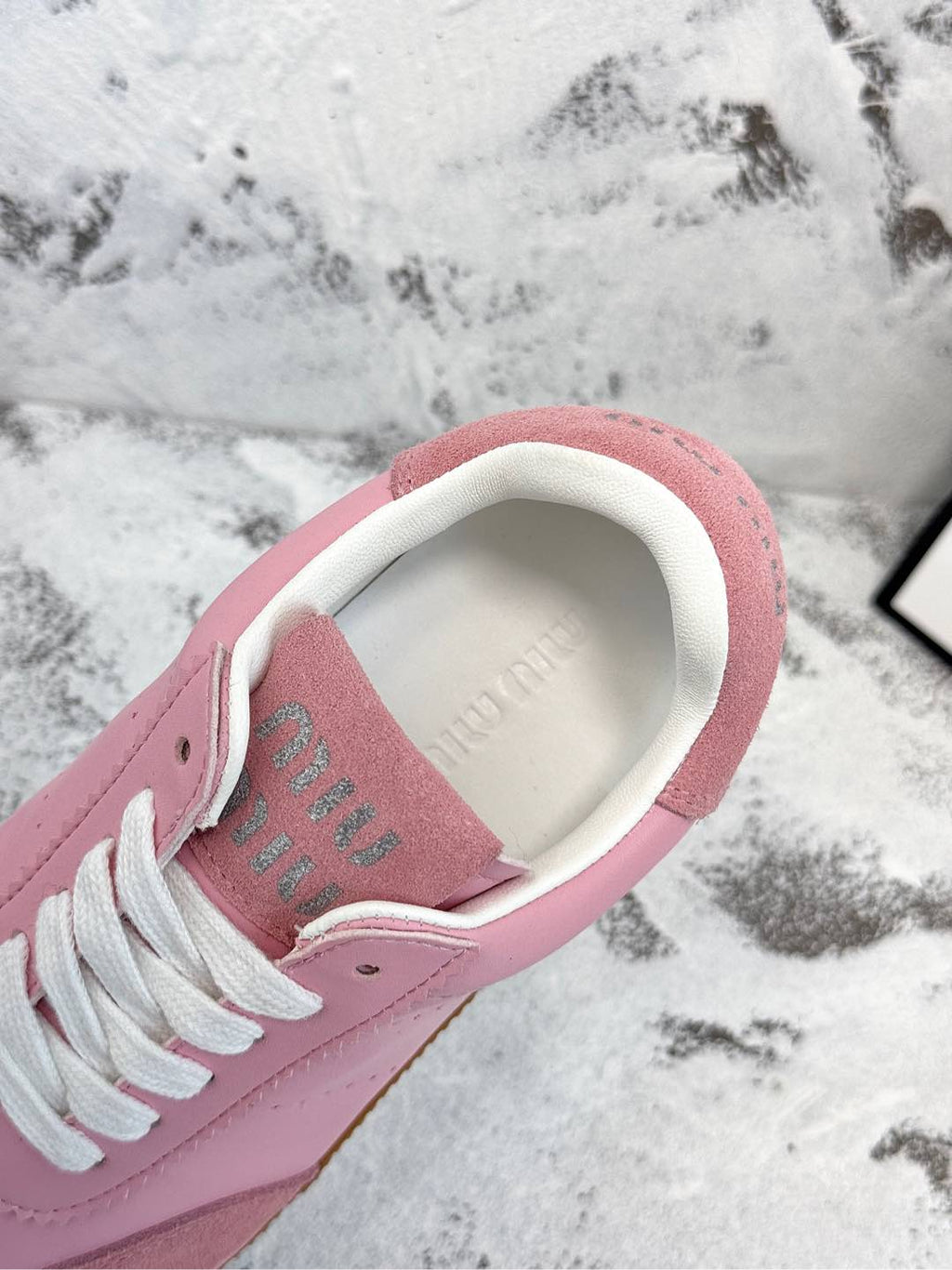 M-Sneakers