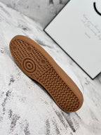 M-Sneakers