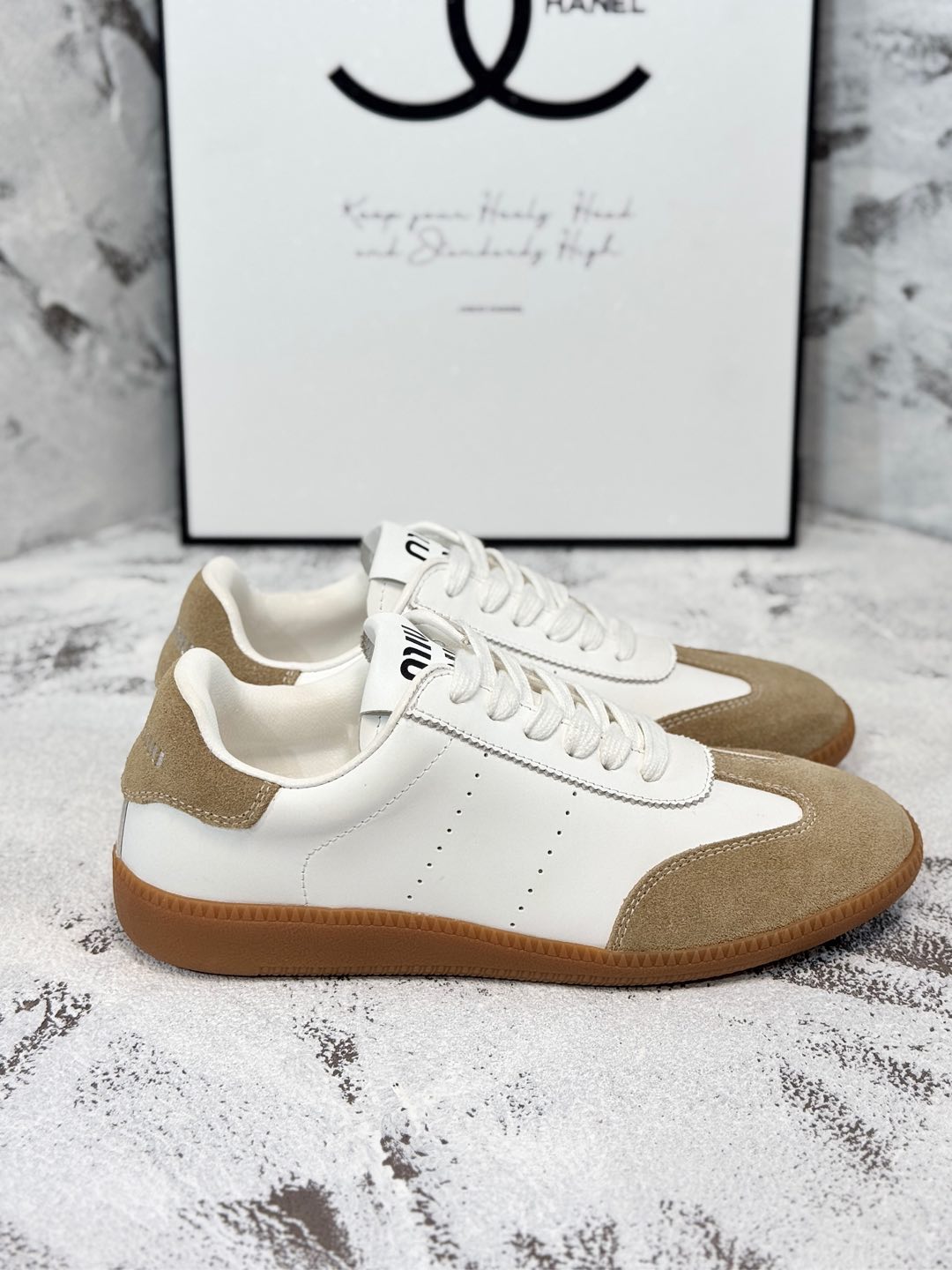 M-Sneakers