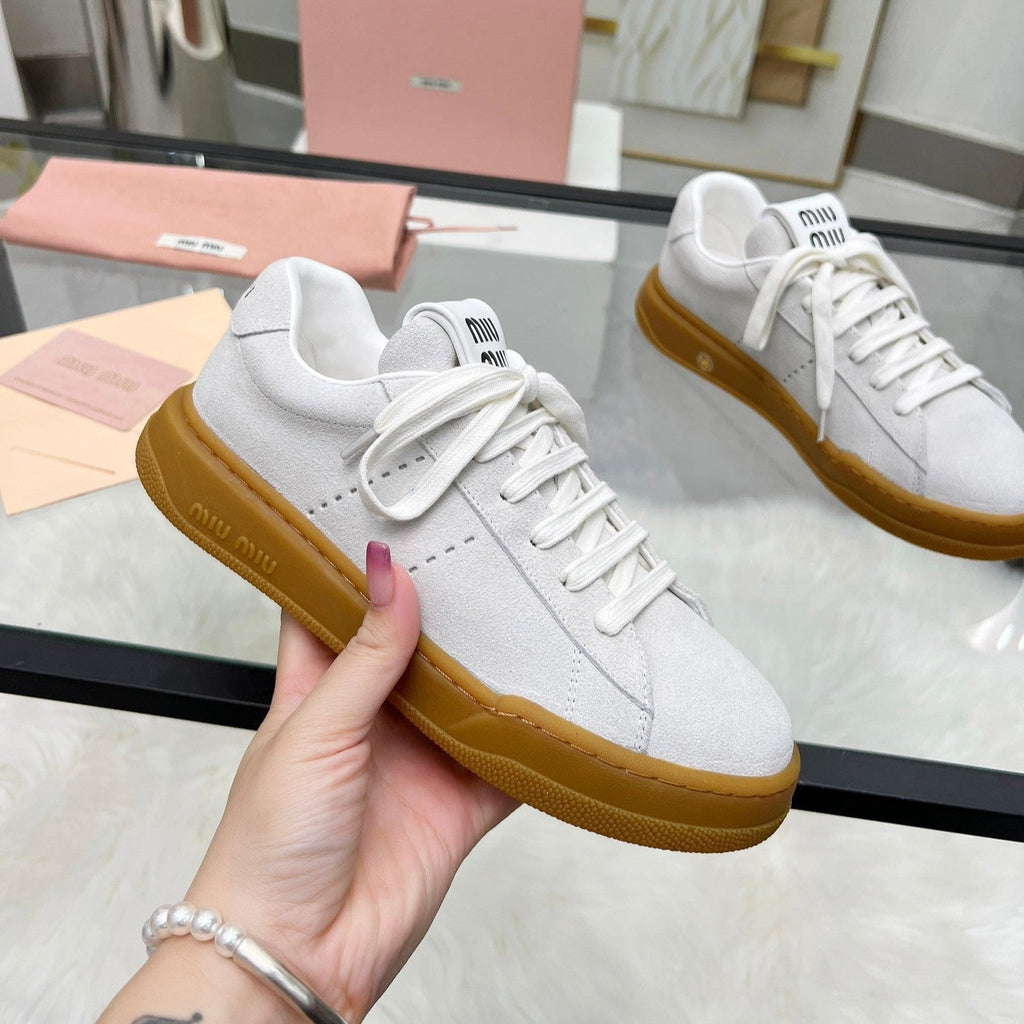 M-Sneakers