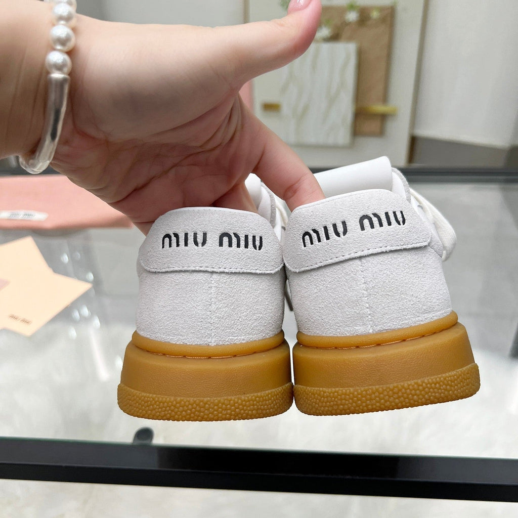 M-Sneakers