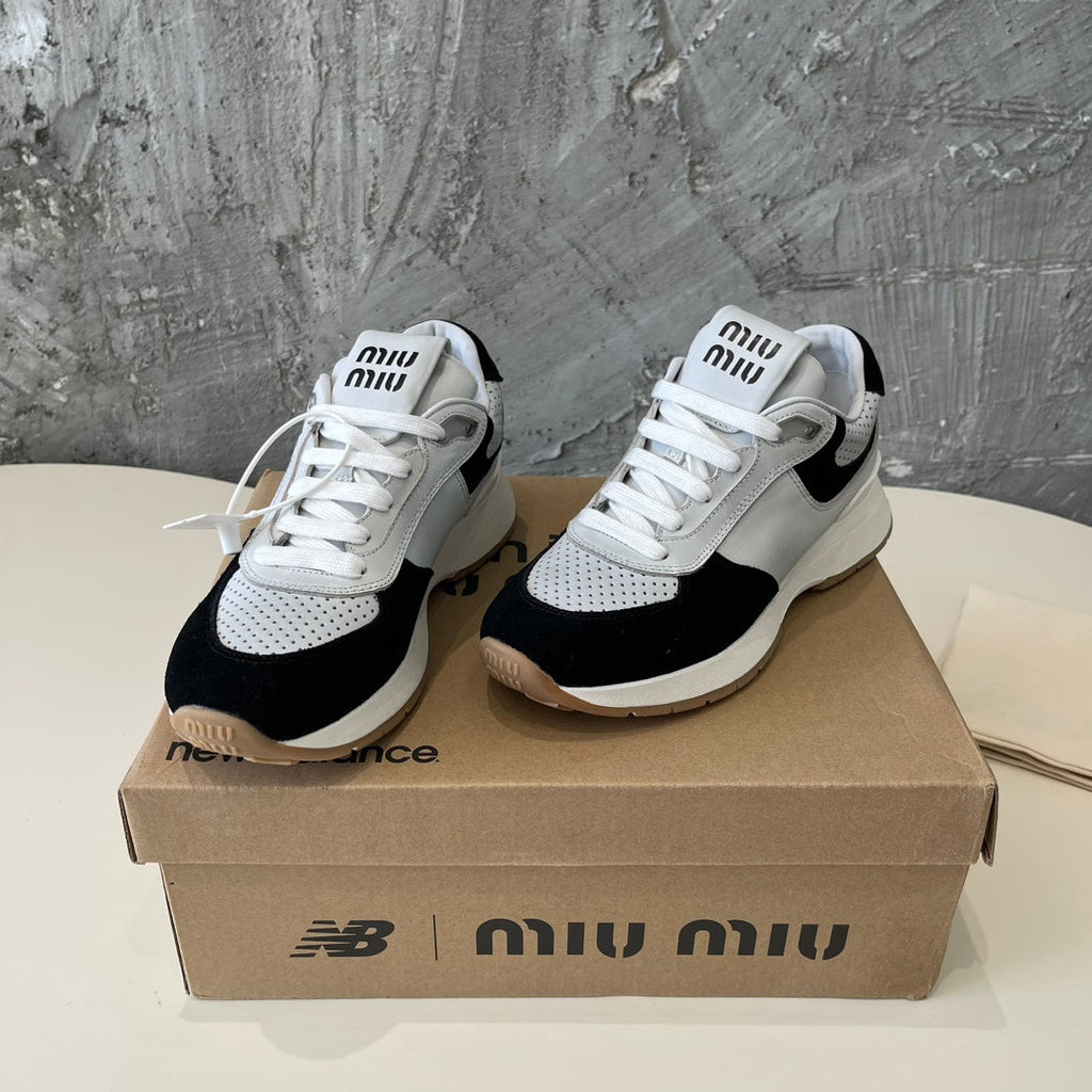 M-Sneakers