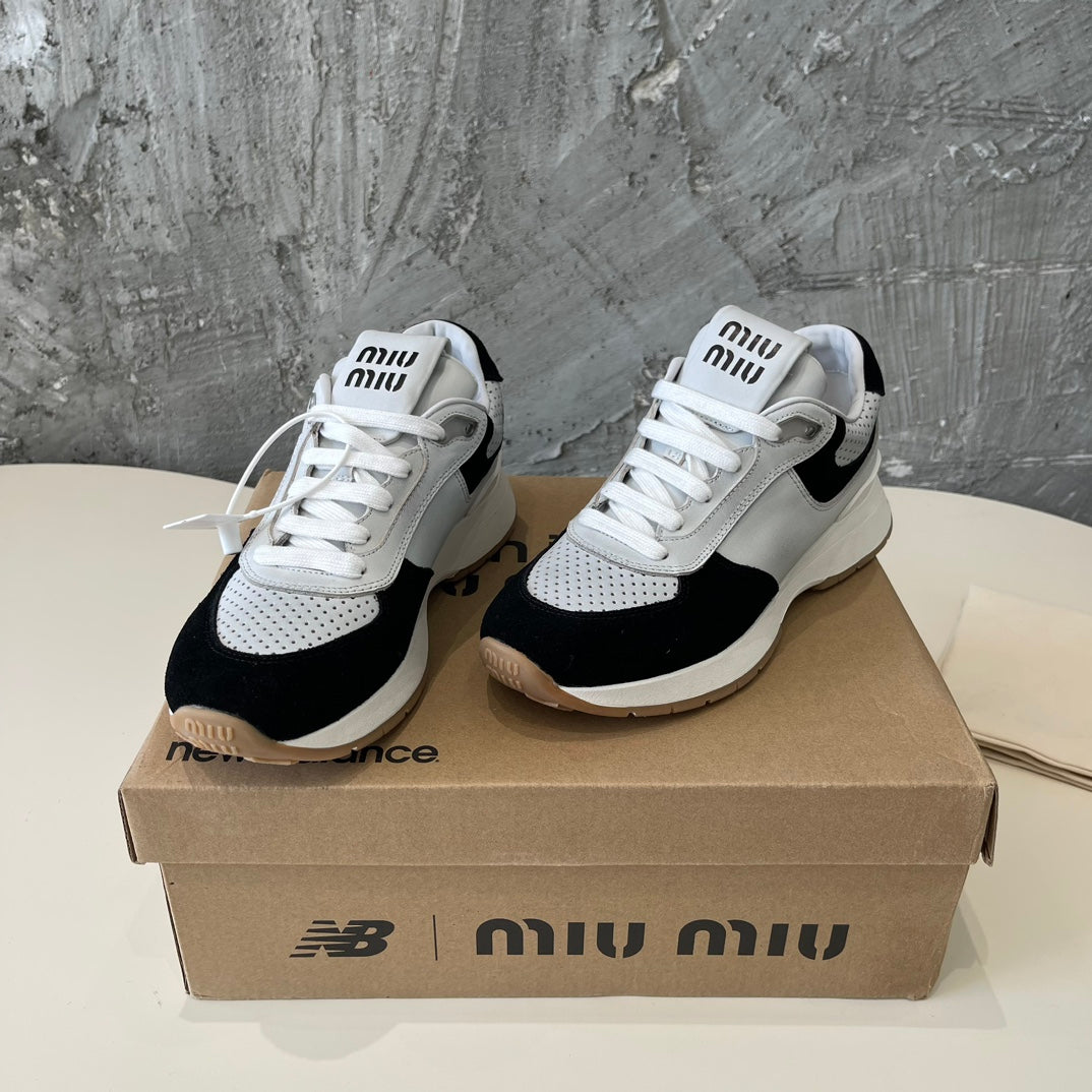 M-Sneakers