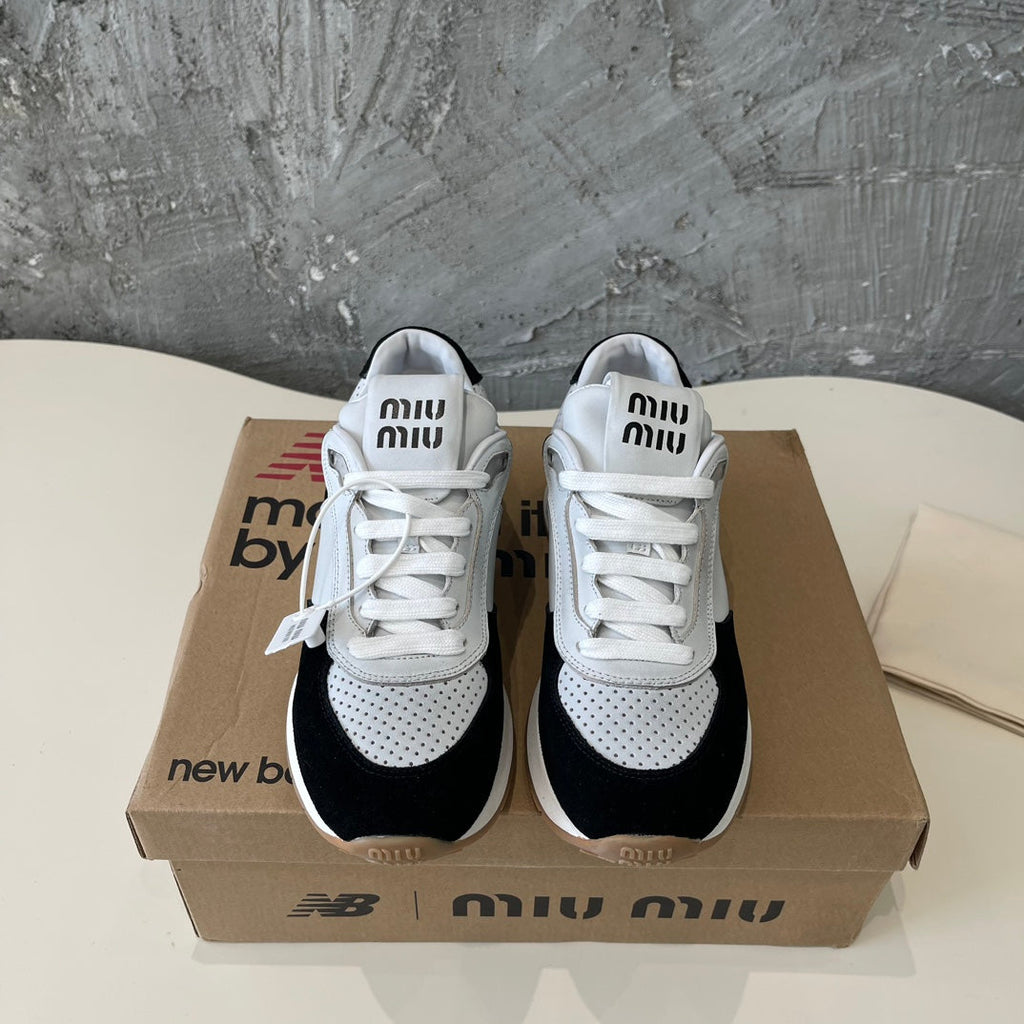 M-Sneakers