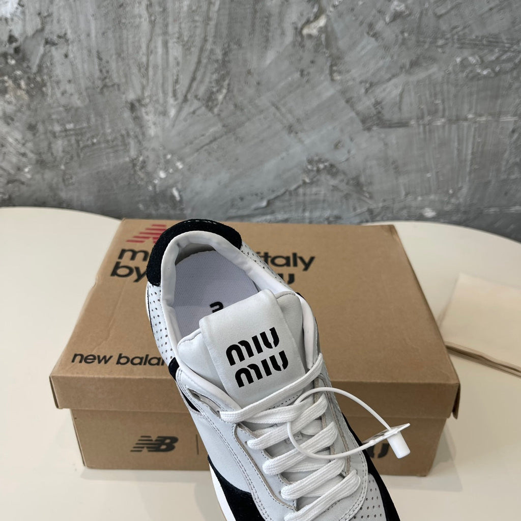M-Sneakers