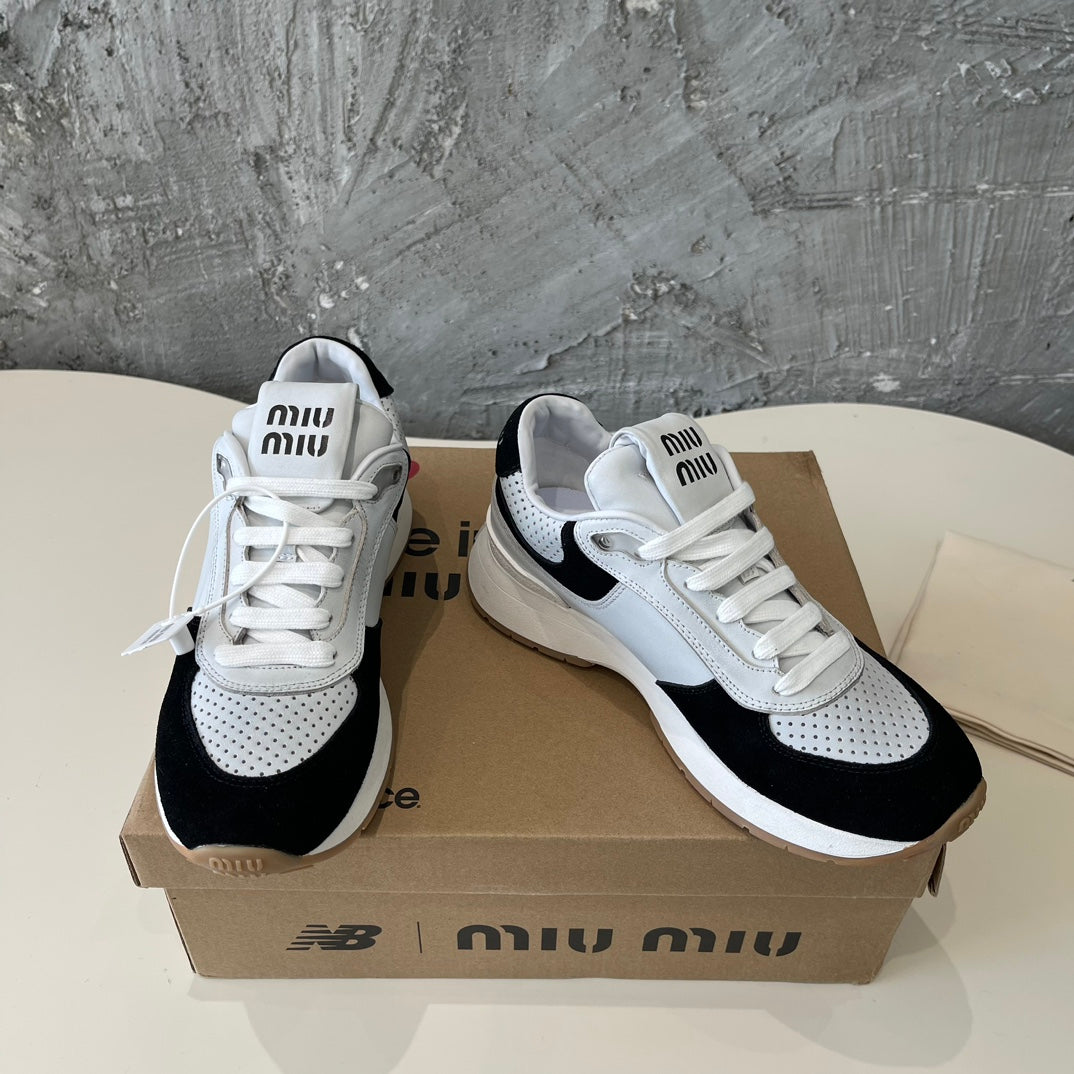 M-Sneakers