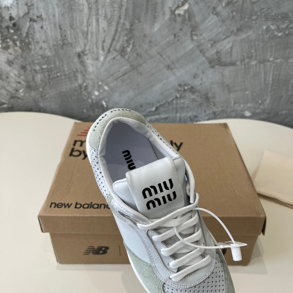 M-Sneakers