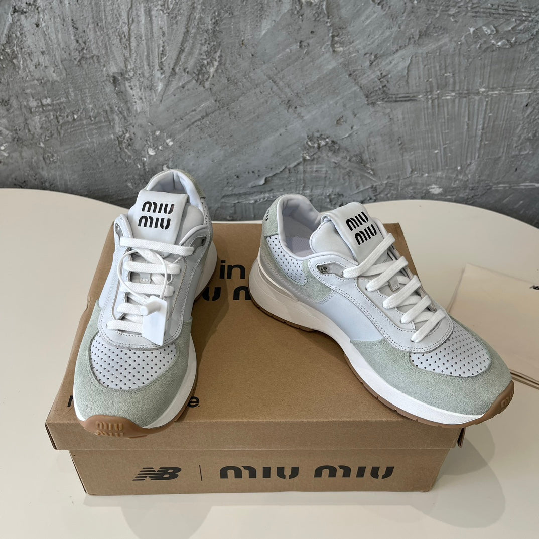 M-Sneakers