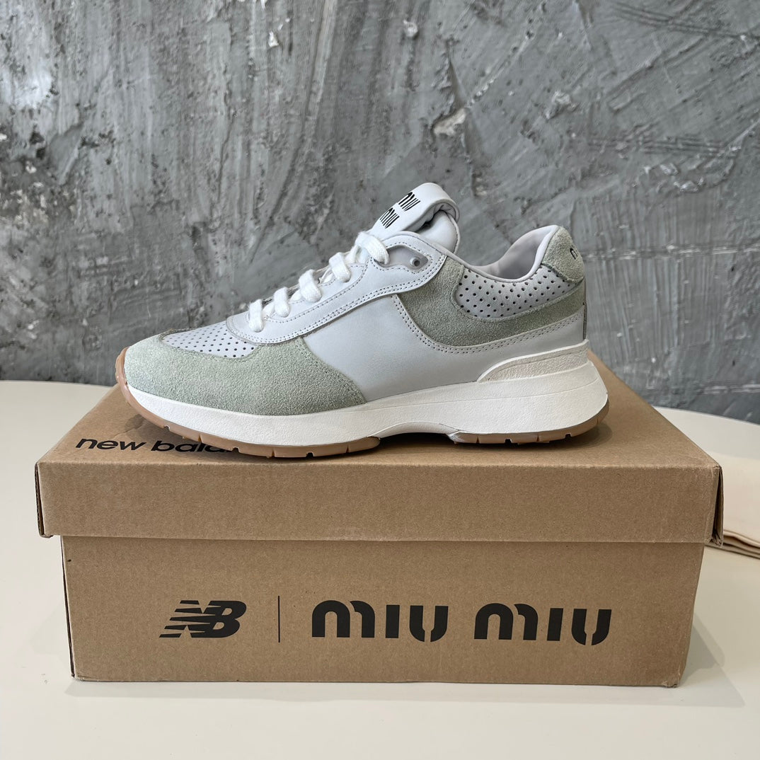 M-Sneakers