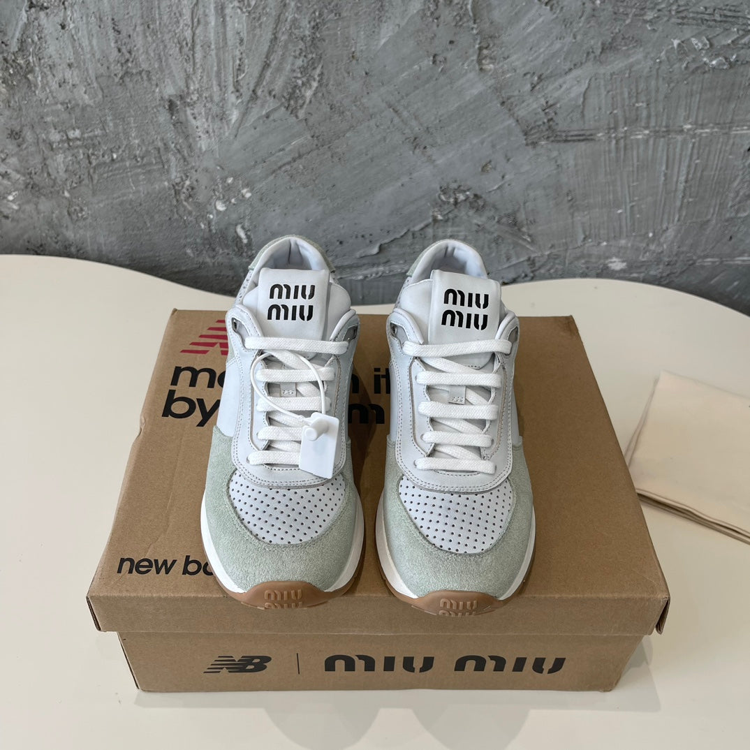 M-Sneakers